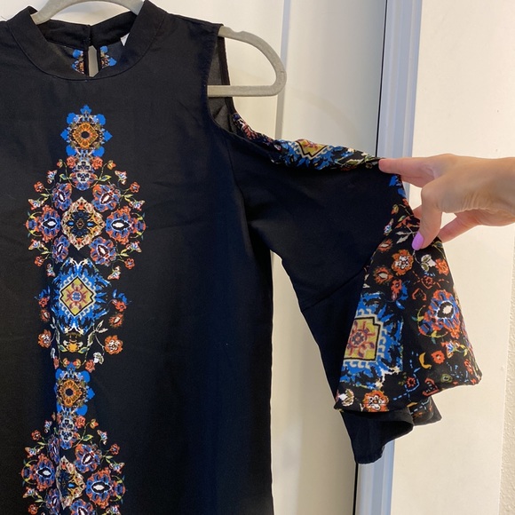 Tunic - Picture 2 of 5